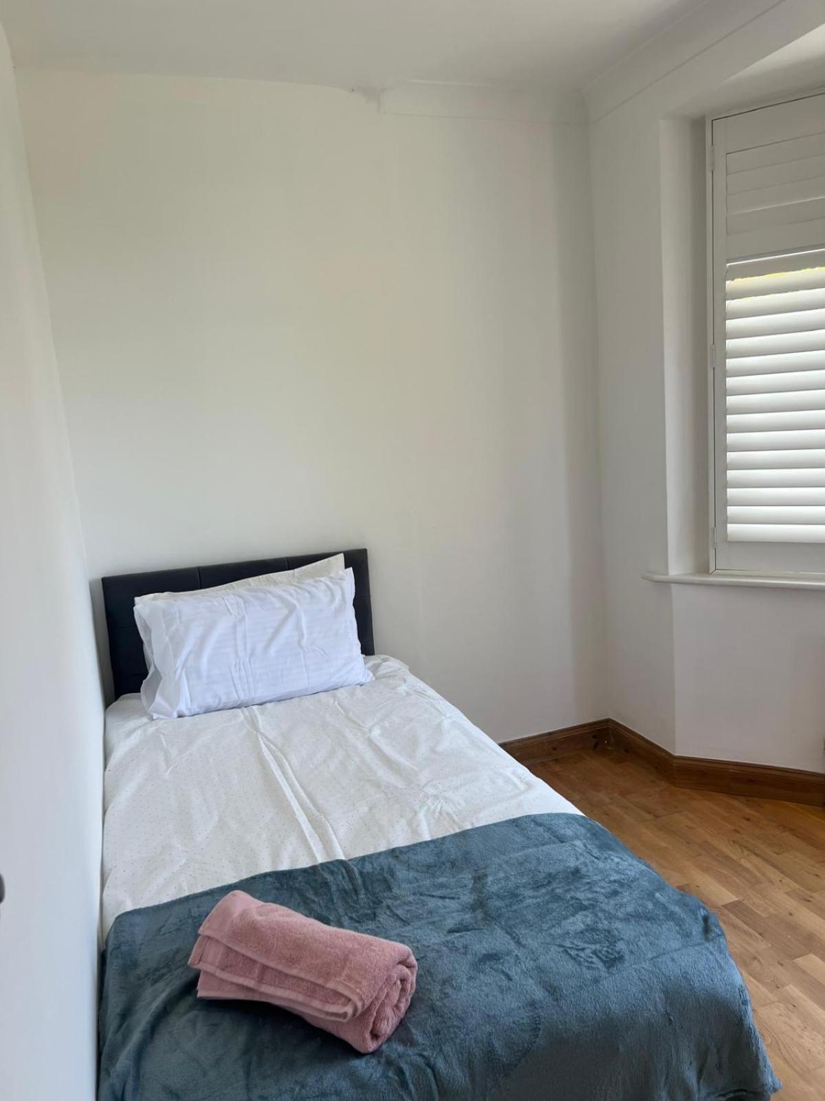 Good Priced Single Rooms In Northolt Extérieur photo