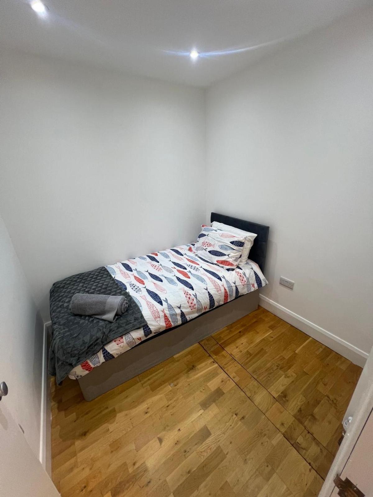 Good Priced Single Rooms In Northolt Extérieur photo
