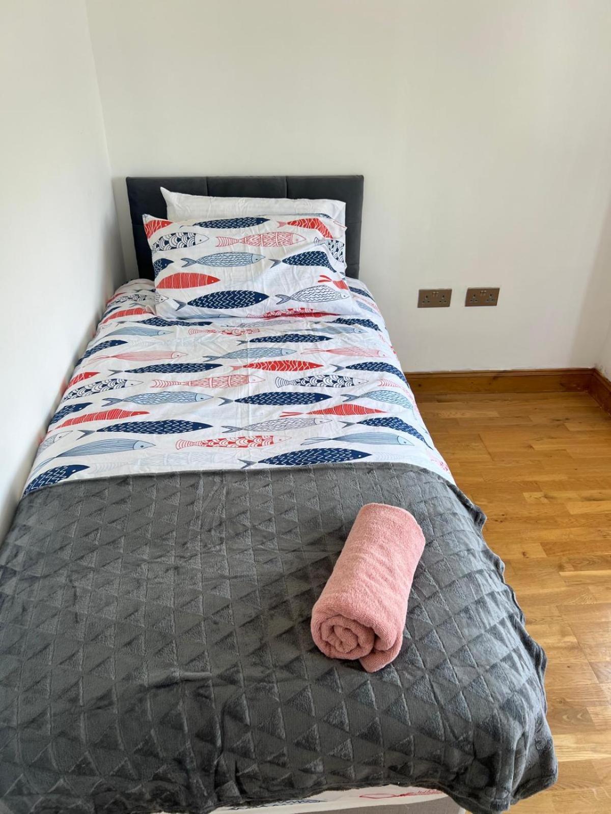 Good Priced Single Rooms In Northolt Extérieur photo